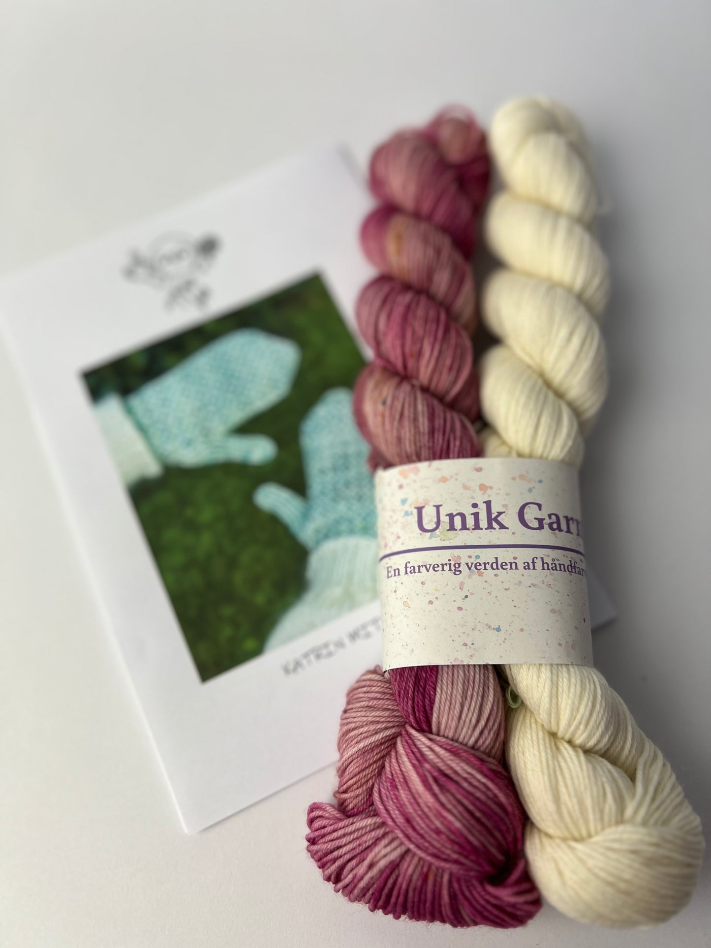 Vantekit “Kirsebær blomst” til Katrin Mittens fra KnitLidt