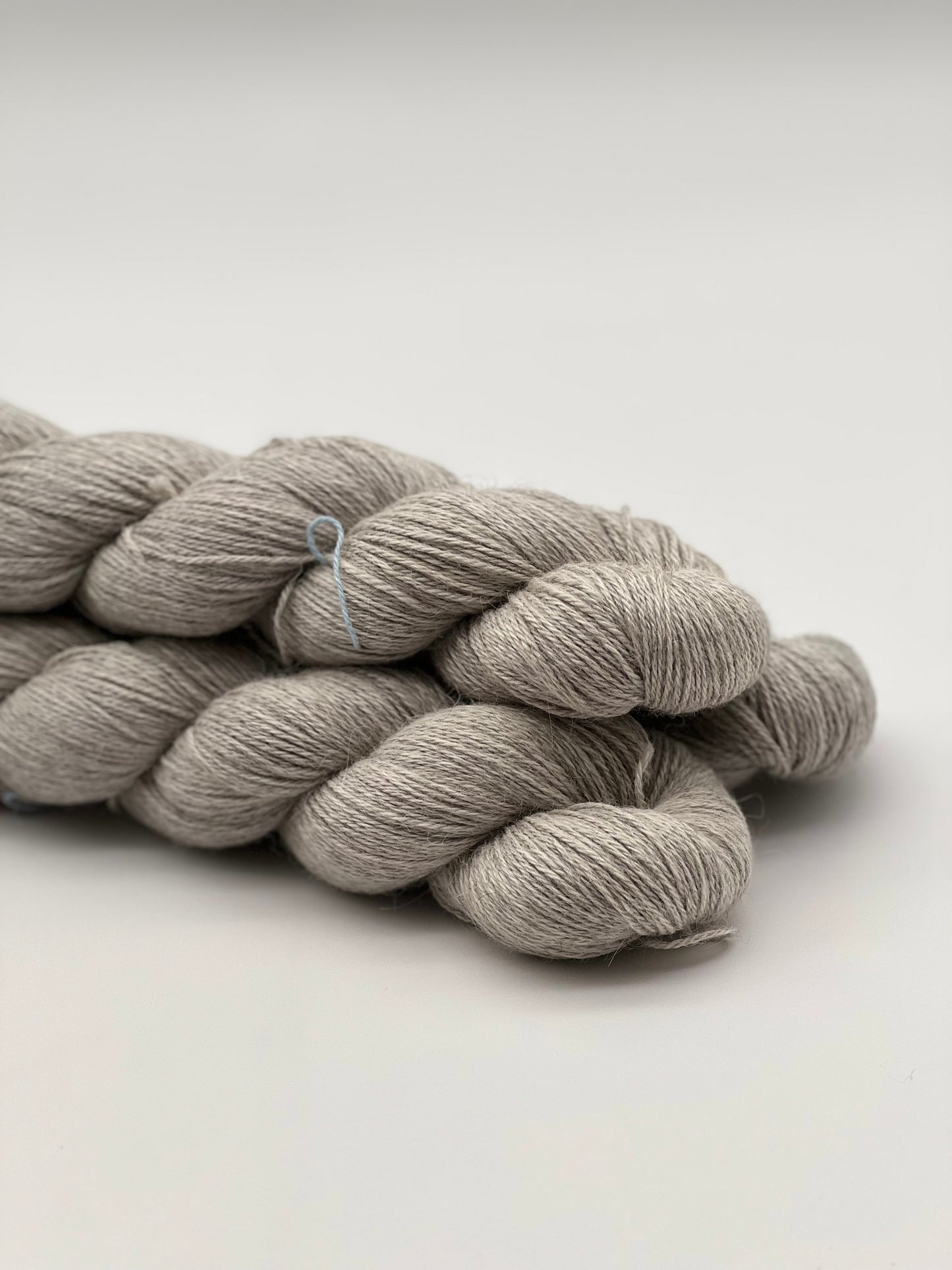 Unik Garn Angel Delight - Ufarvet Grey