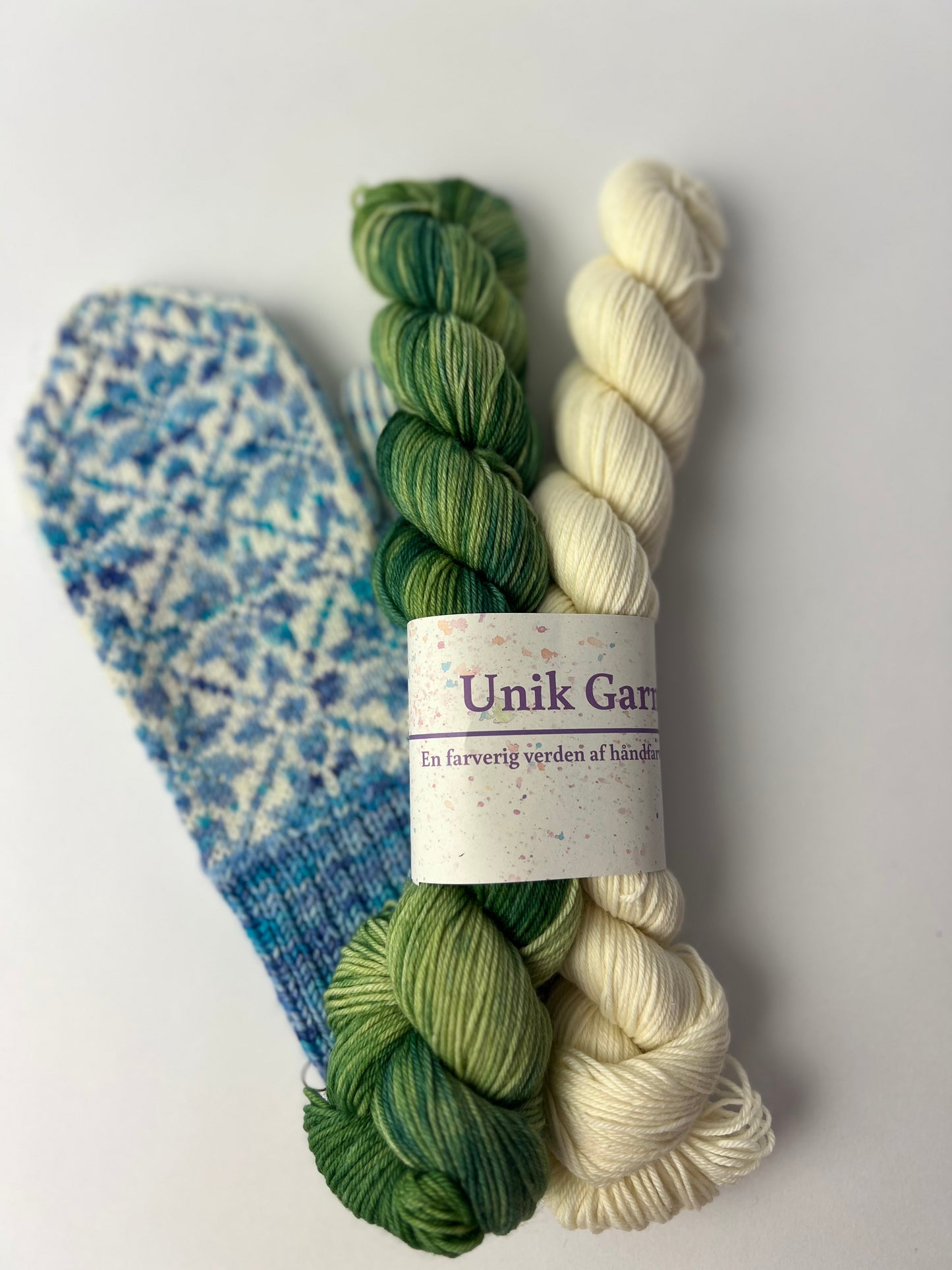 Vantekit “Grønne Blade ” til Nora Mittens fra KnitLidt