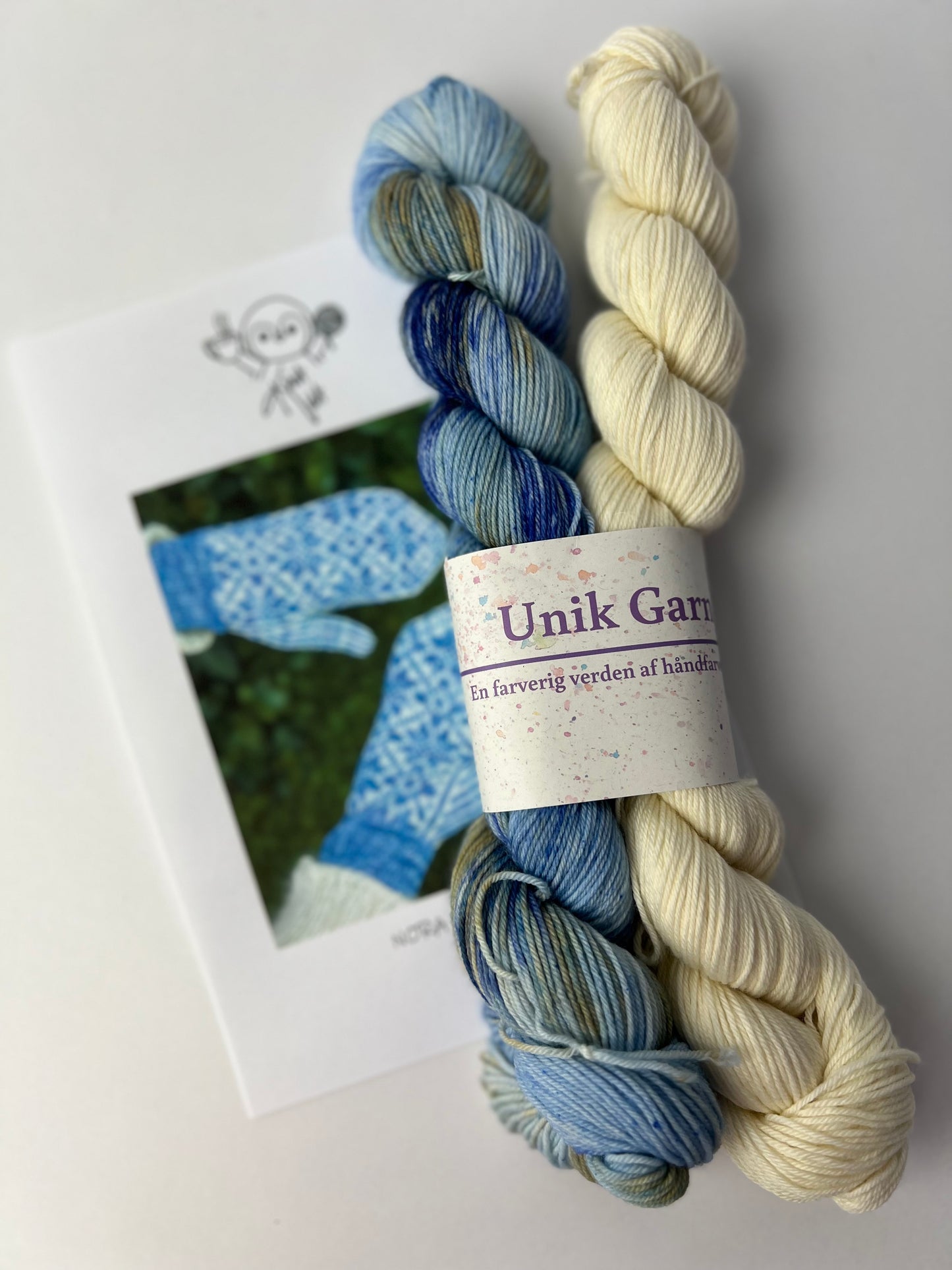 Vantekit “Nordic blue” ”til Nora Mittens fra KnitLidt