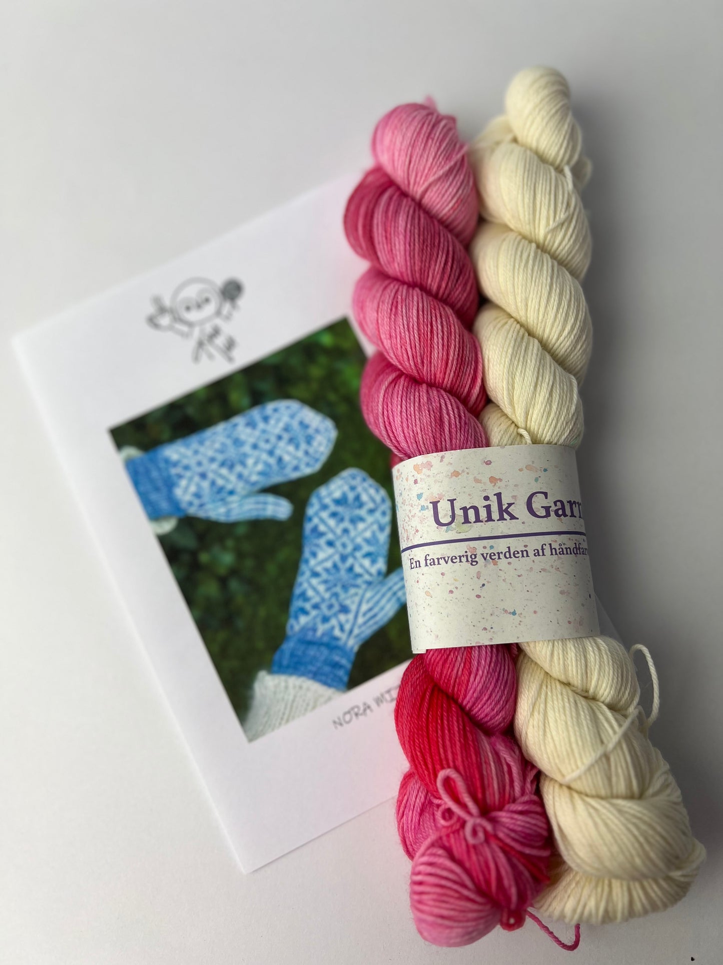 Vantekit “Pink Power” til Nora Mittens fra KnitLidt