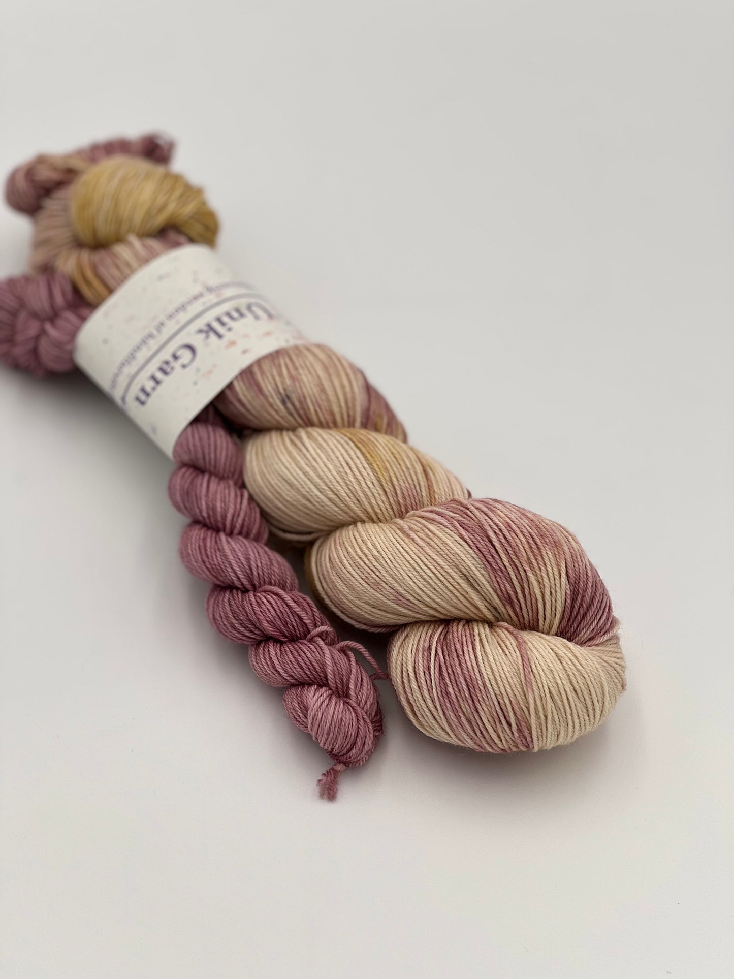Unik Garn - Mystery Yarn Club april 2025