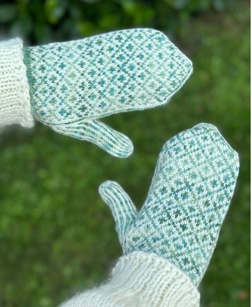 Vantekit “Kirsebær blomst” til Katrin Mittens fra KnitLidt