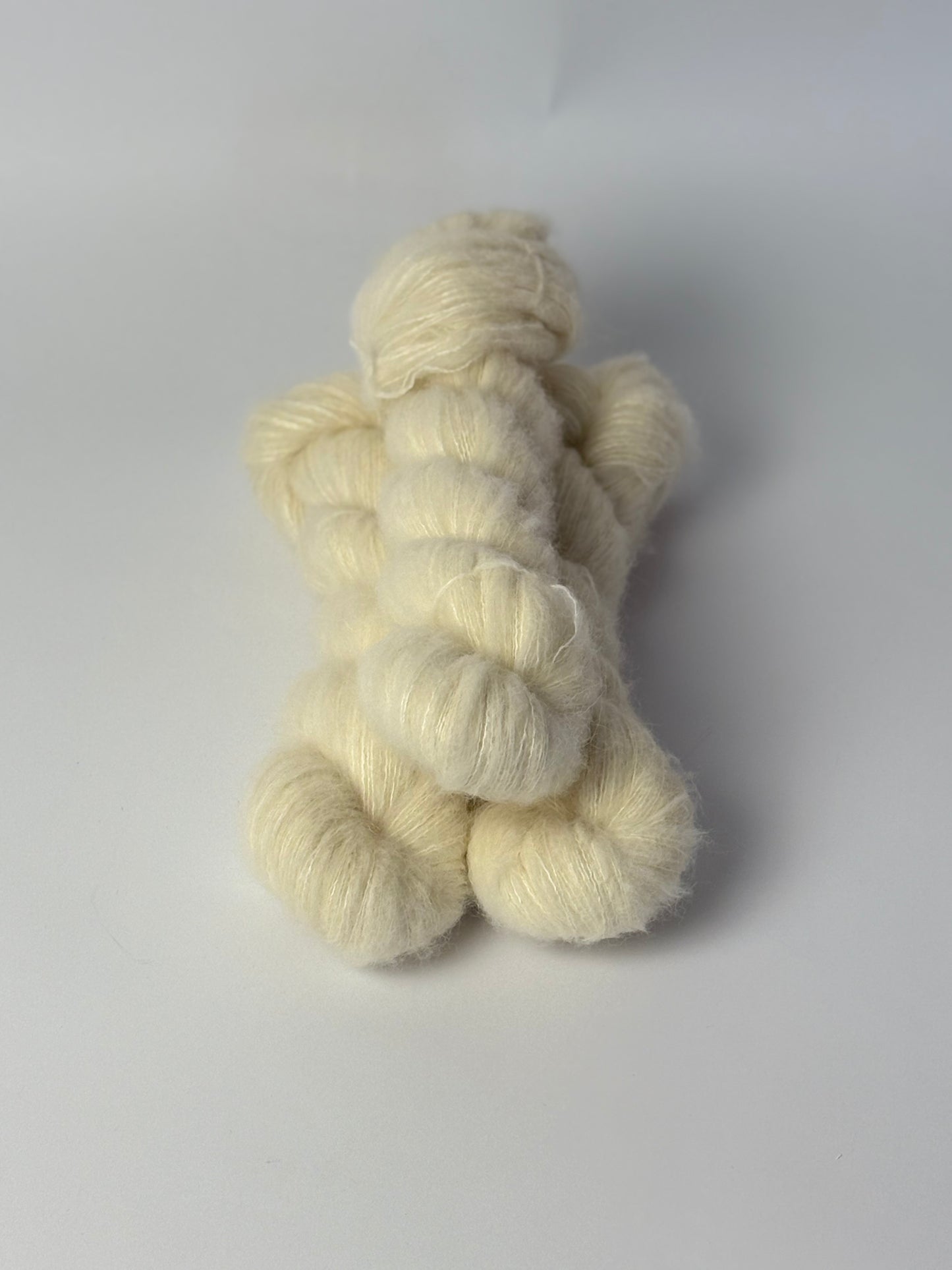 Unik Garn Delux Fluff - Ufarvet