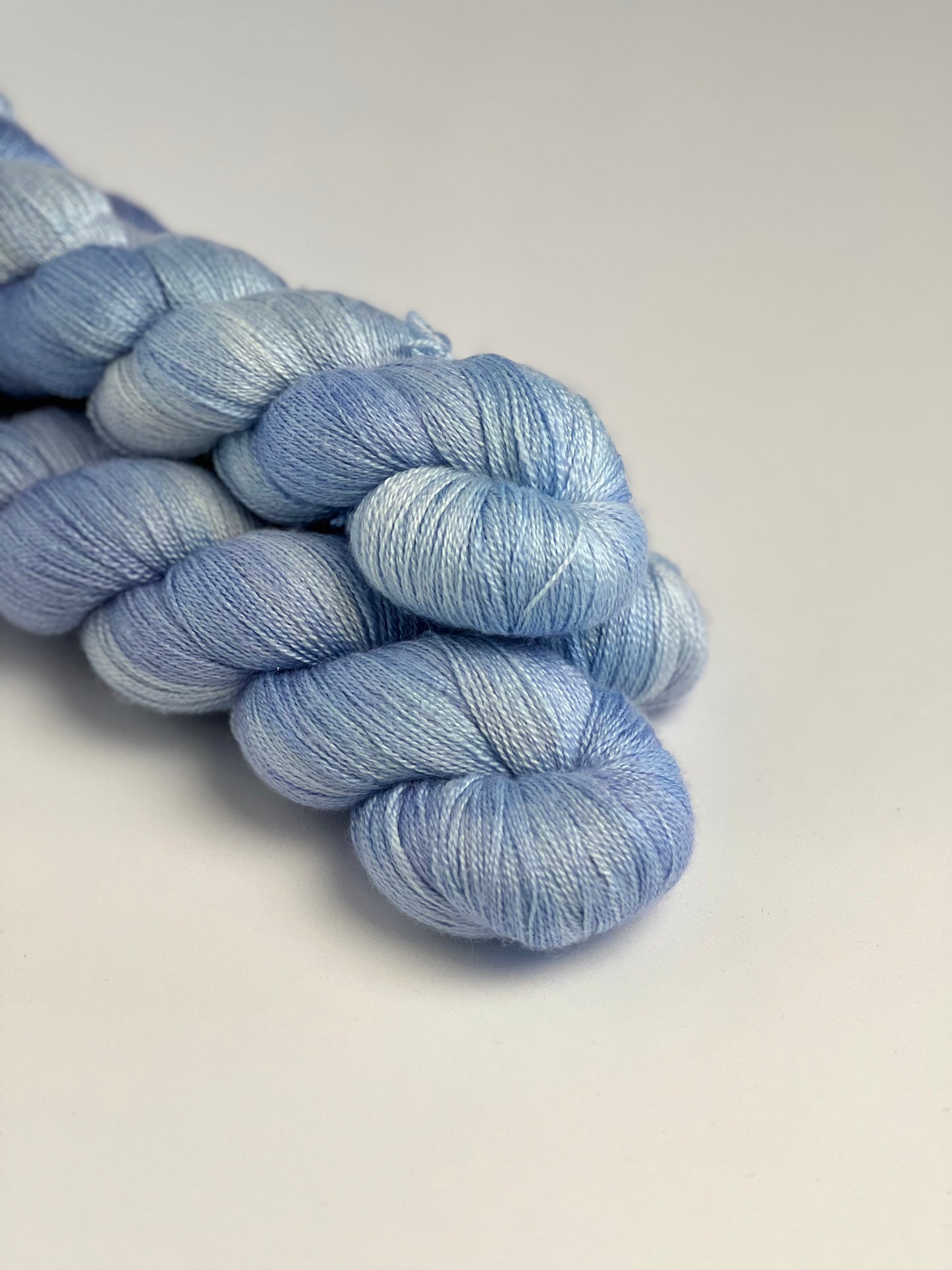 Unik Garn Silk Lace - Himmel Blå