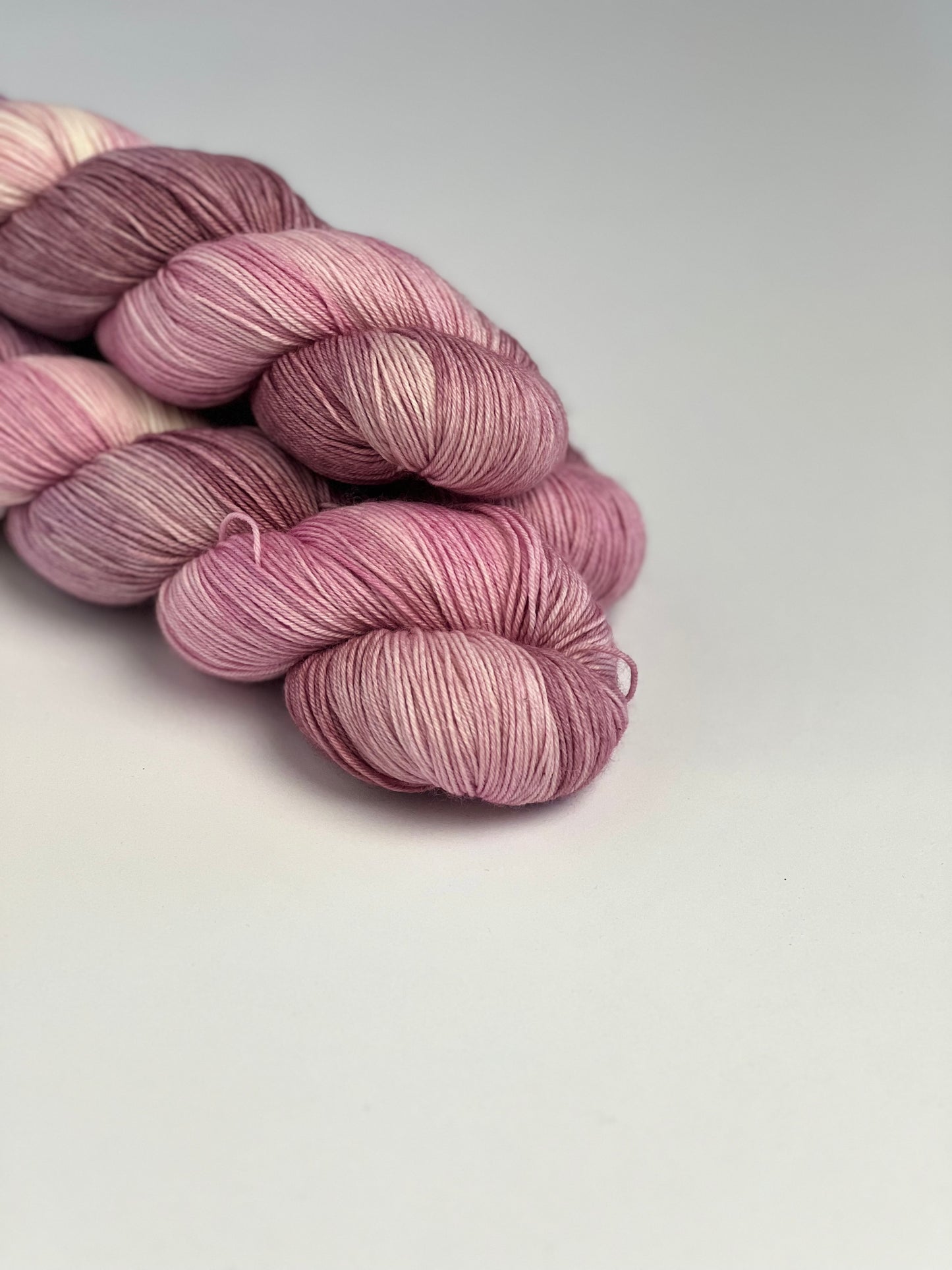 Unik Garn Assigned Pooling Sock - Camellia
