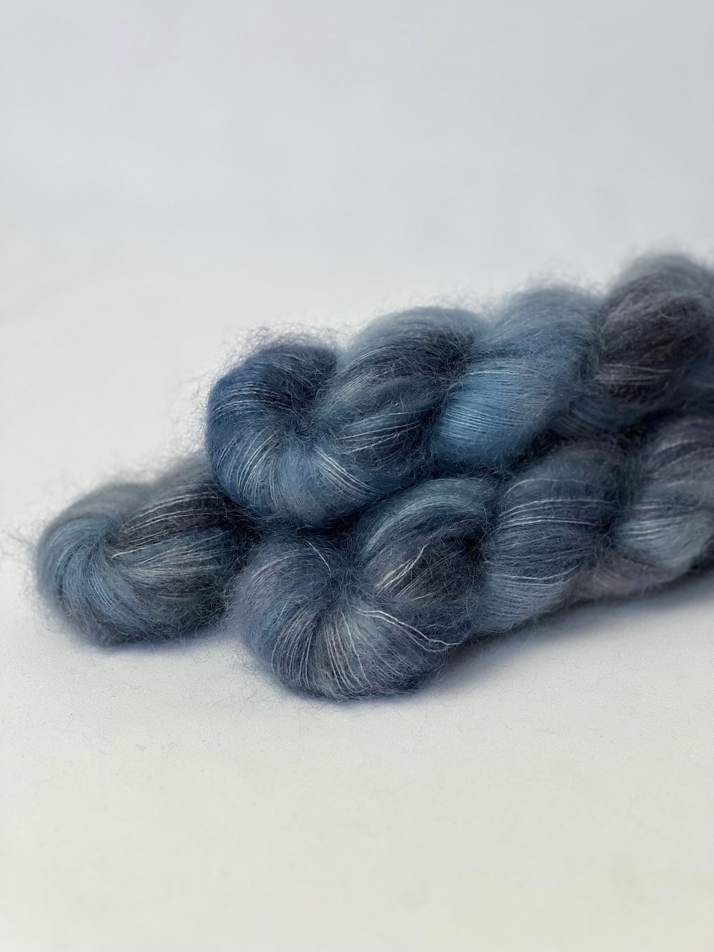 Unik Garn Silk Mohair - Skybrud