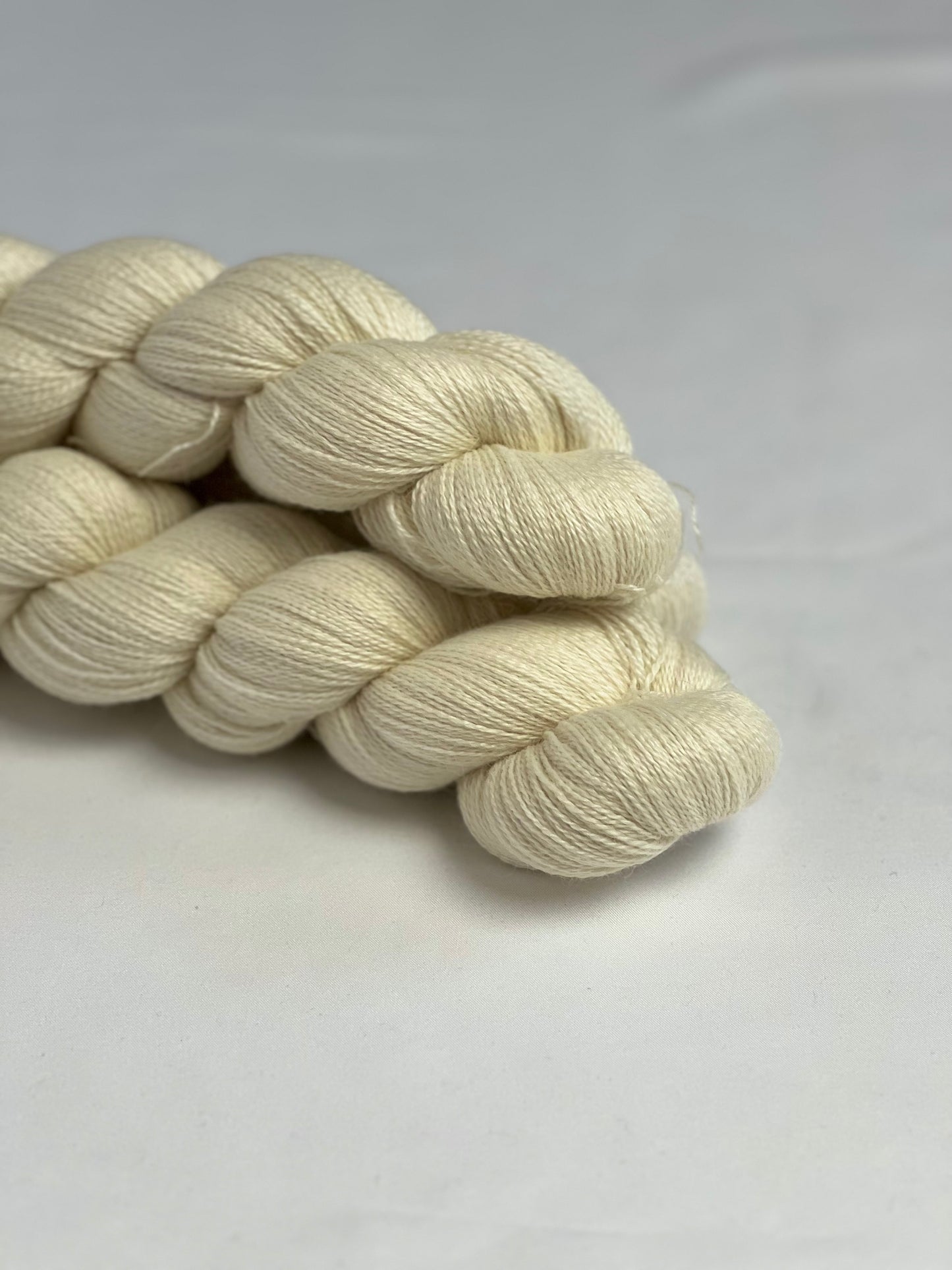 Unik Garn Angel Delight Lace - Ufarvet