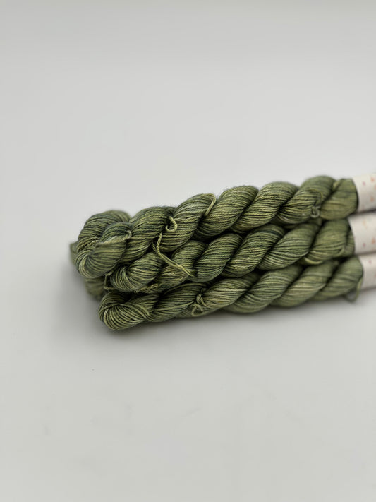 Unik Garn Pure Silk Mini - Oliven