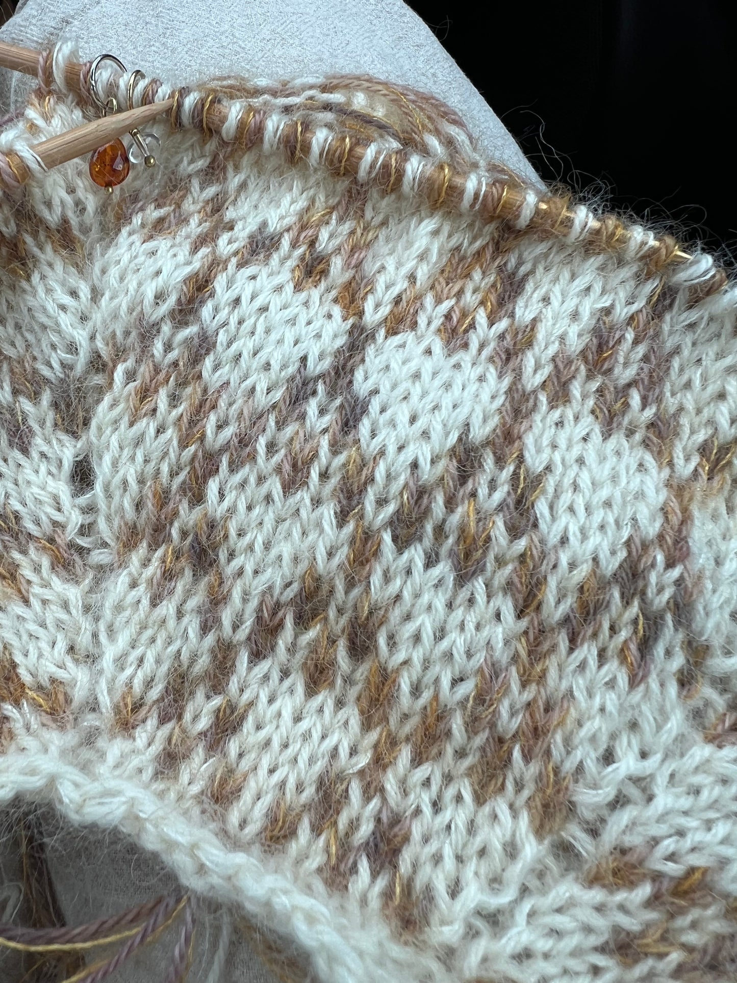 Spot Sweater af Anne Ventzel - “Kaffegrums”