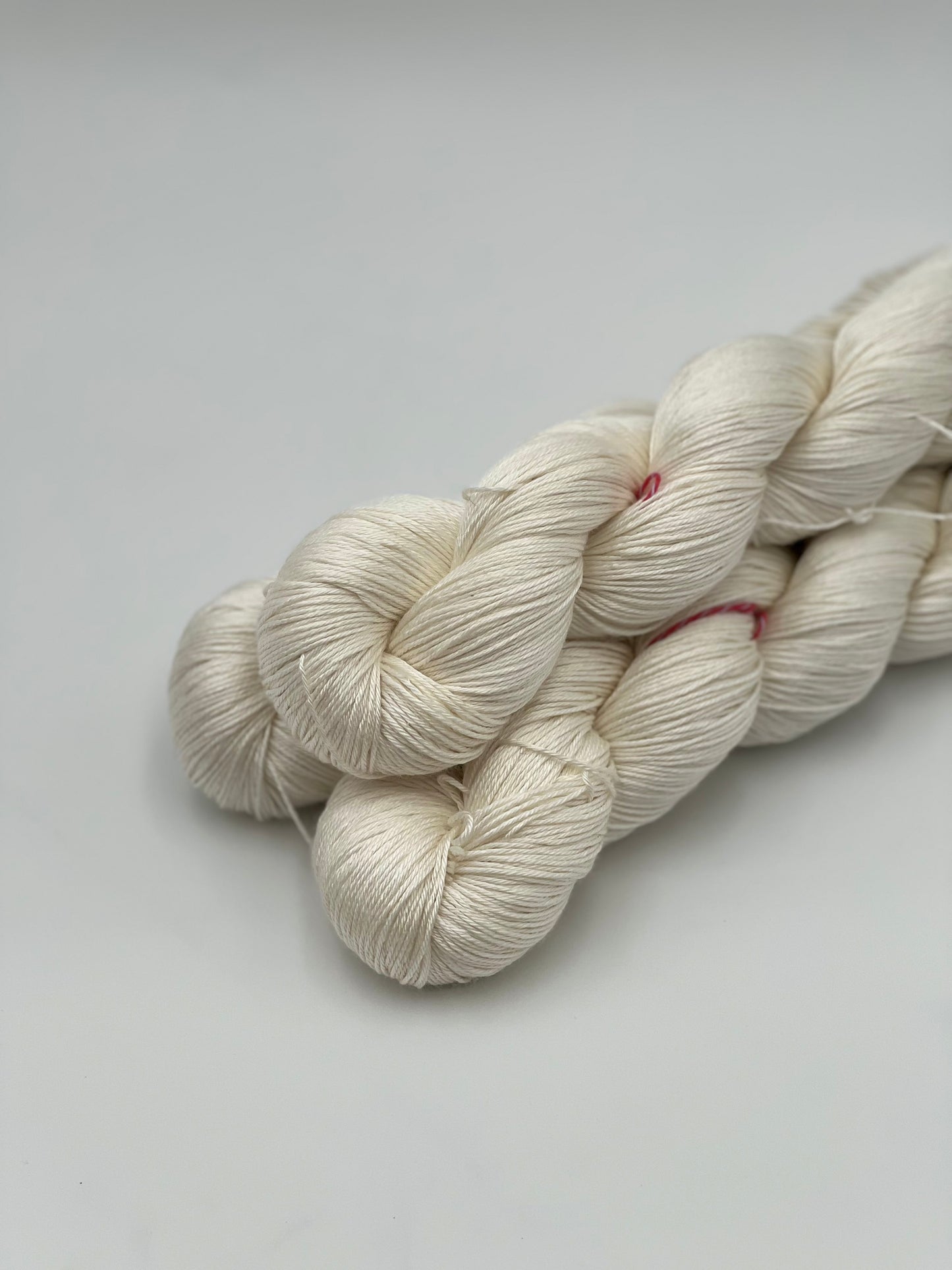 Unik Garn Pure Silk - Ufarvet