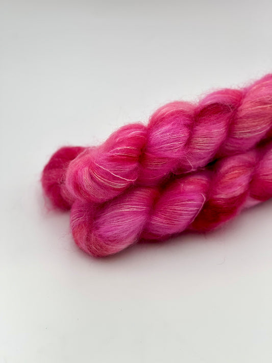 Unik Garn Silk Mohair Sequin  - Pink Power