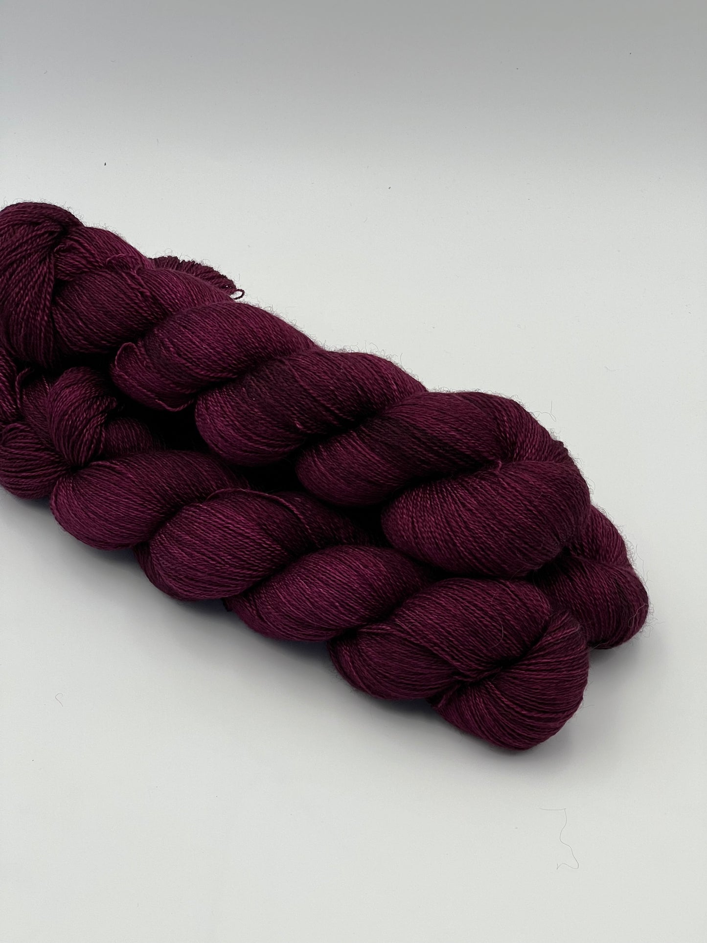 Unik Garn Silk Lace - Blackberry