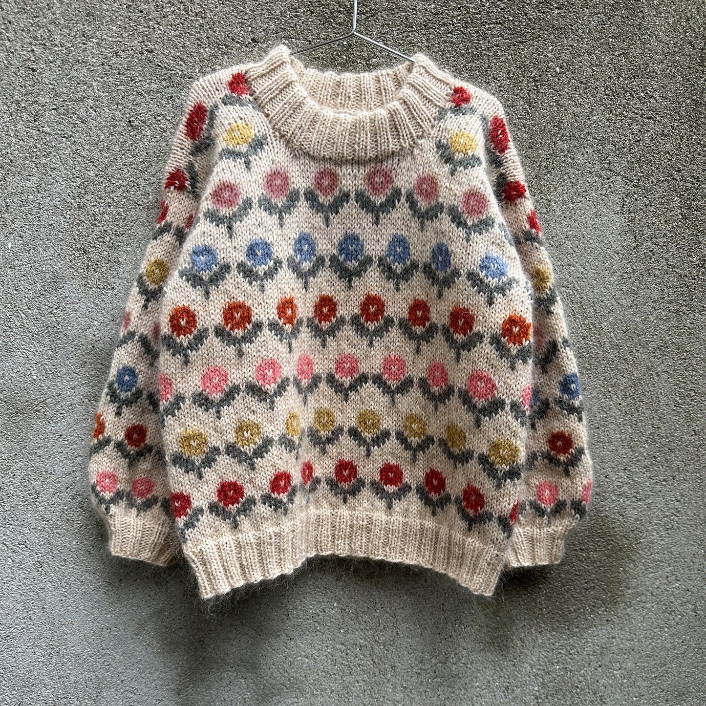 Knitting for Olive - Anemone Sweater - Barn - Papirudgave