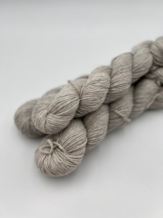 Unik Garn Angel Delight DK - Ufarvet Grey