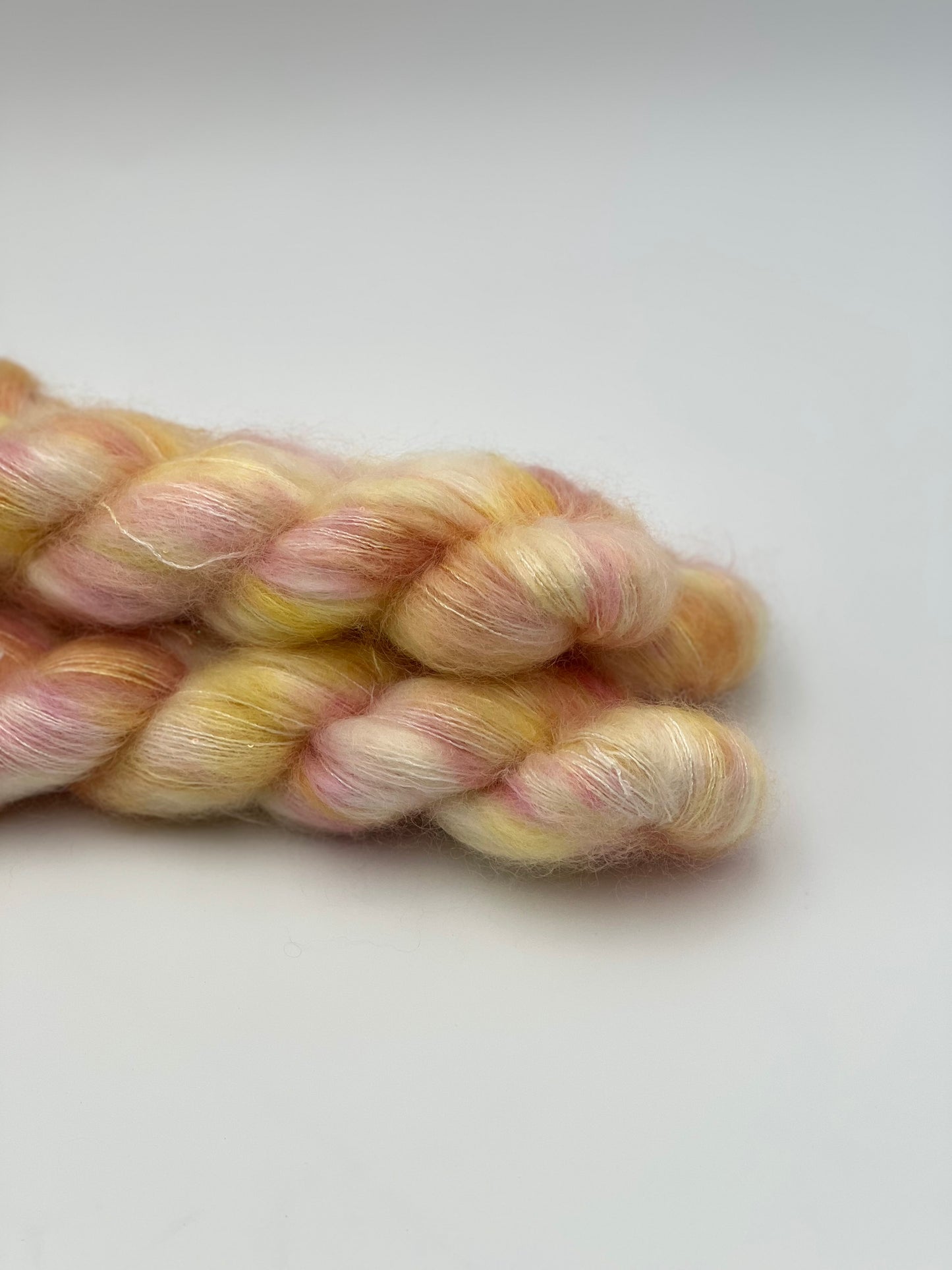 Unik Garn Silk Mohair Sequin - Rose Peace