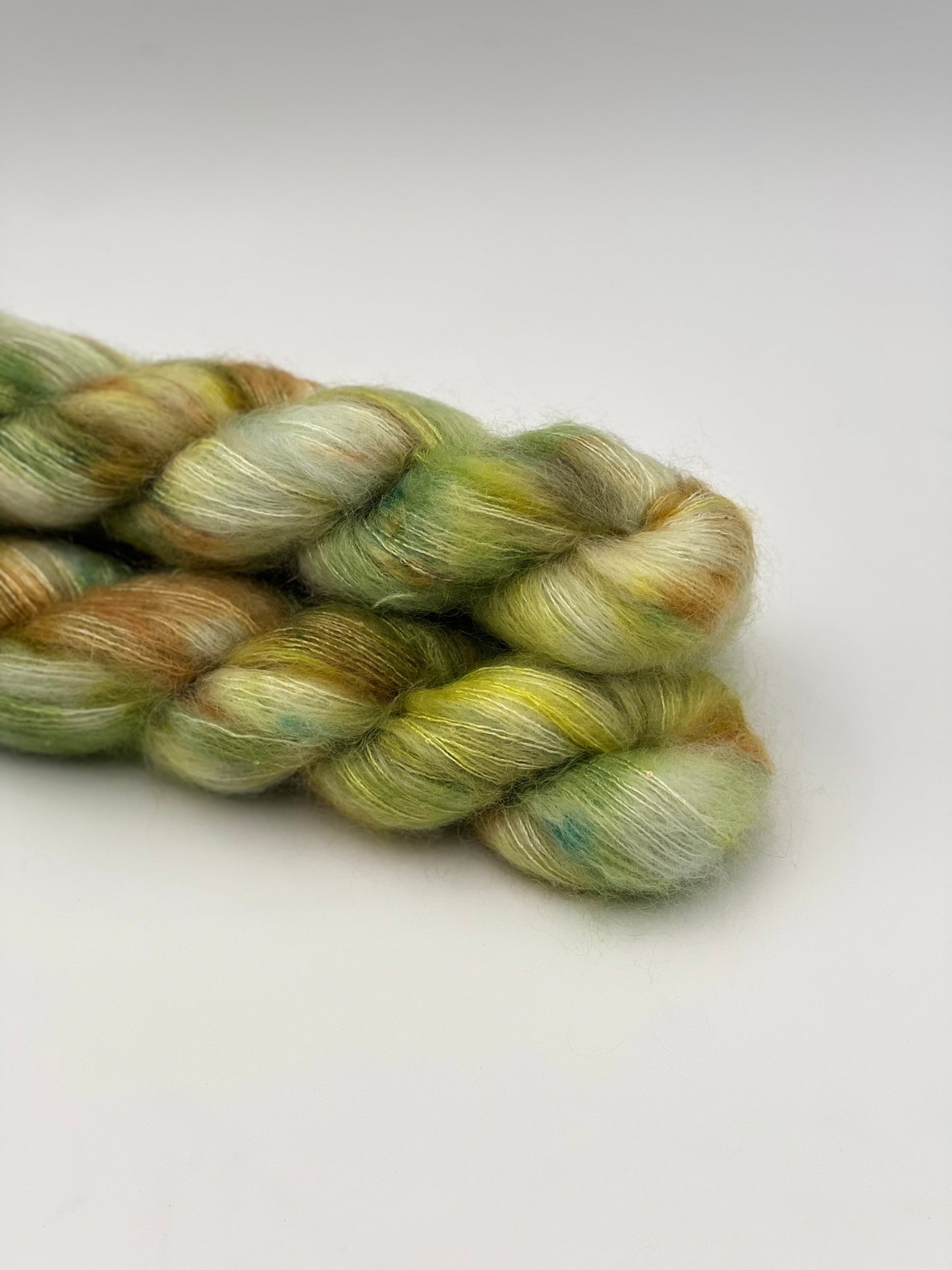 Unik Garn Silk Mohair Sequin  - Fynsk Bøgeskov