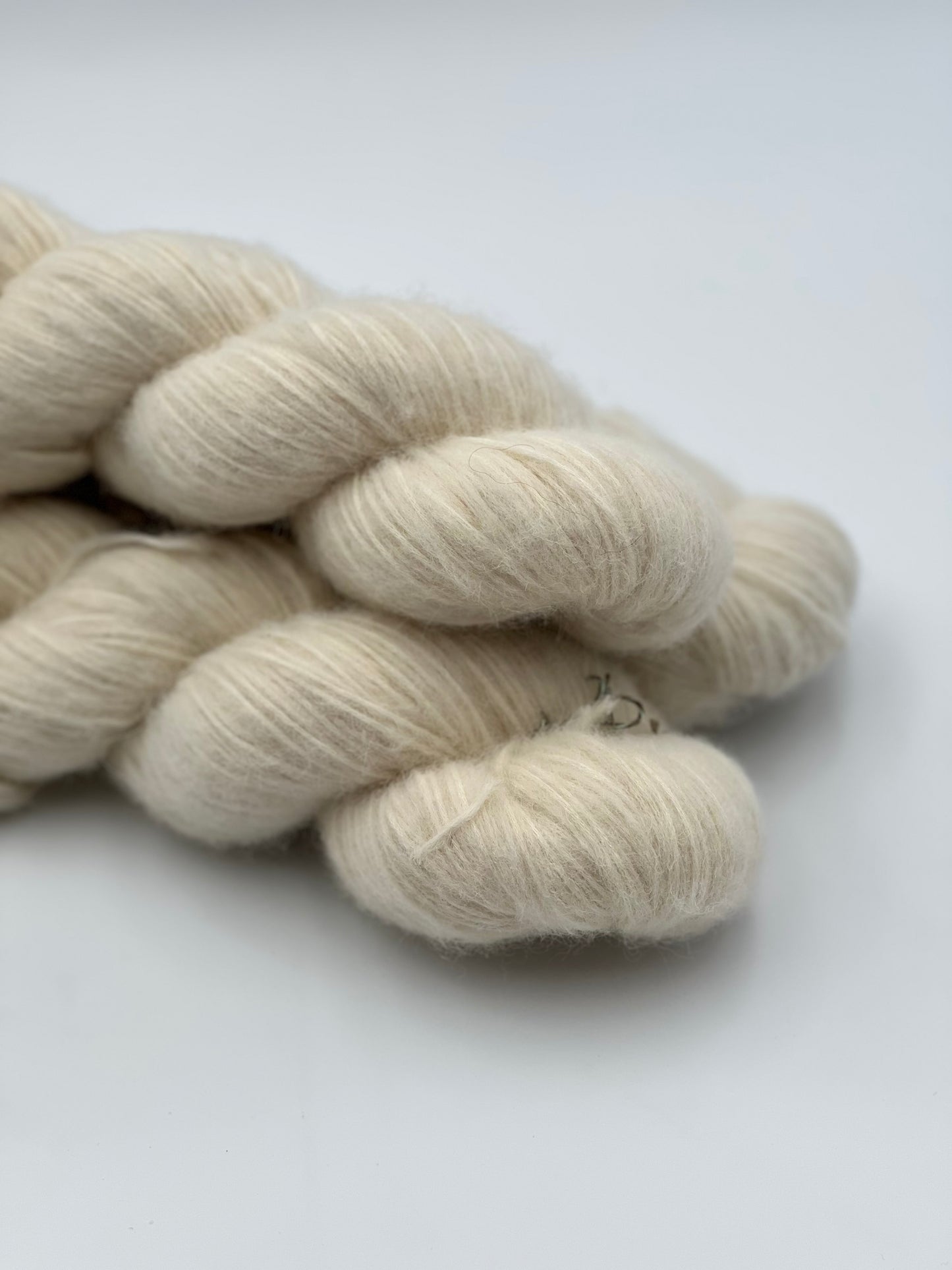 Unik Garn Alpa Blow - Ufarvet