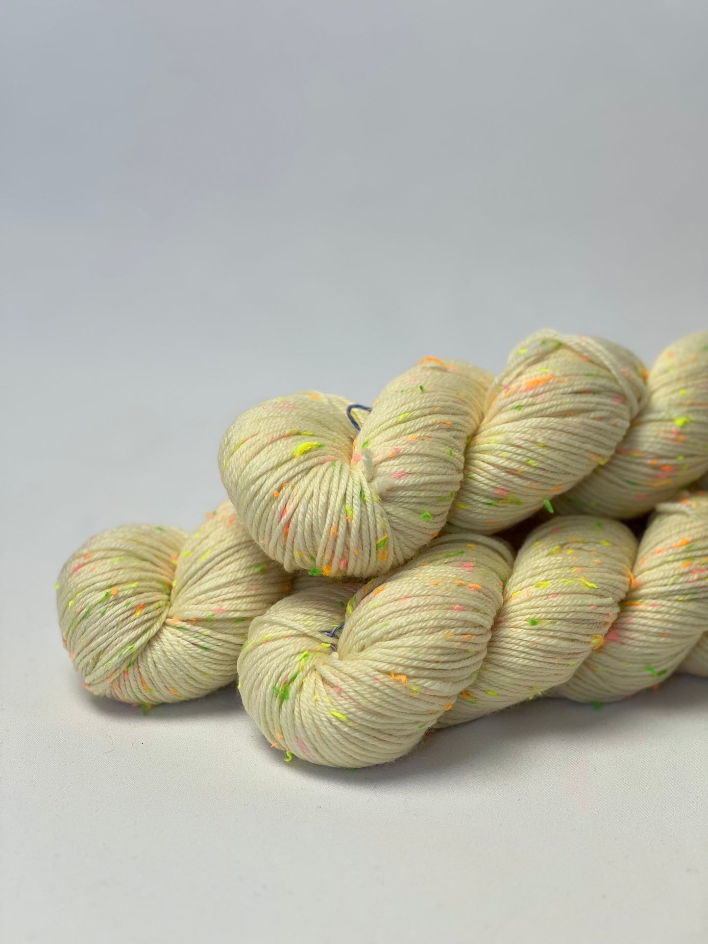 Unik Garn Neon Tweed DK - Ufarvet