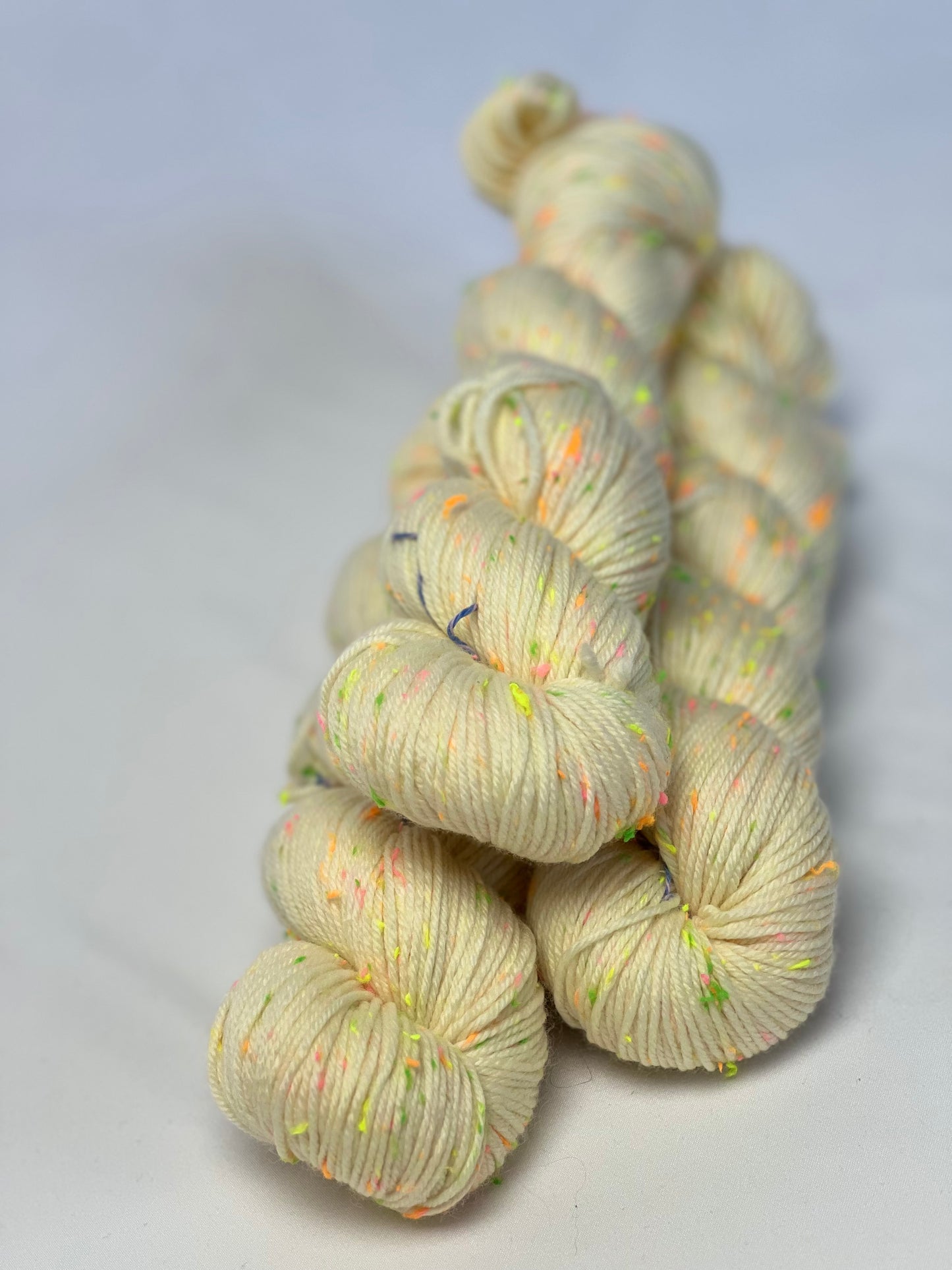 Unik Garn Neon Tweed DK - Ufarvet