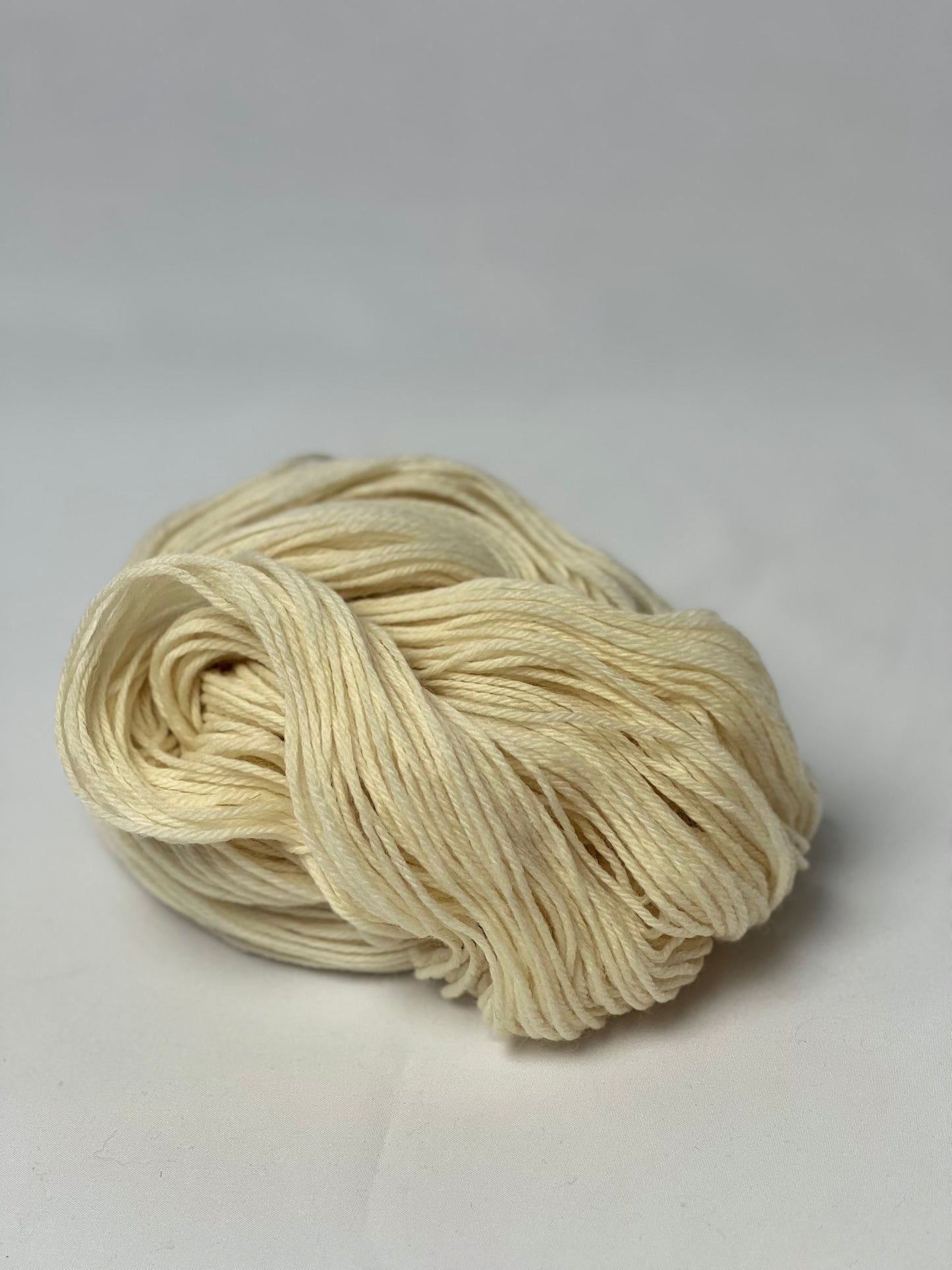 Unik Garn Peruvian Highland Wool DK - Ufarvet
