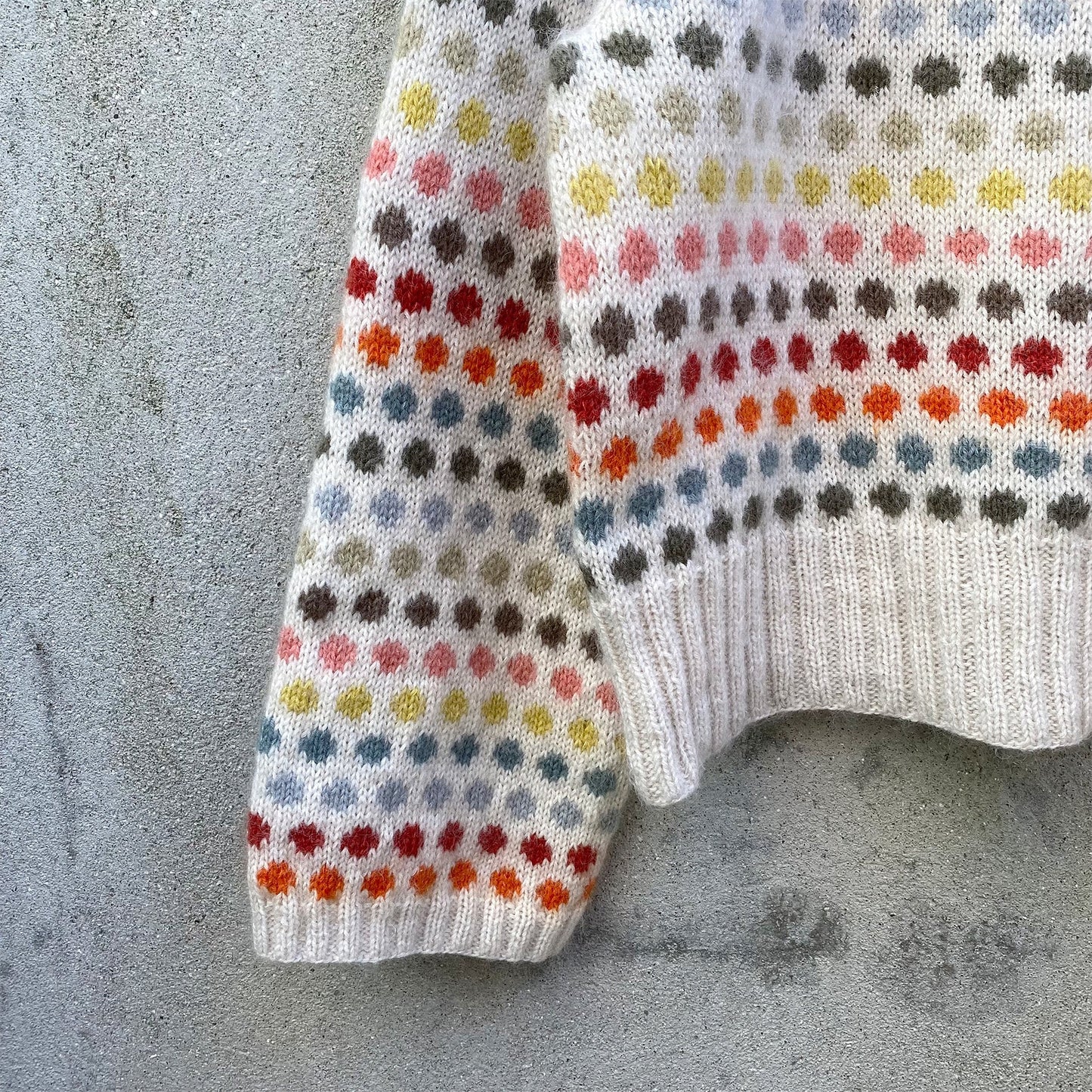 Knitting for Olive - Prik Sweater - Papirudgave