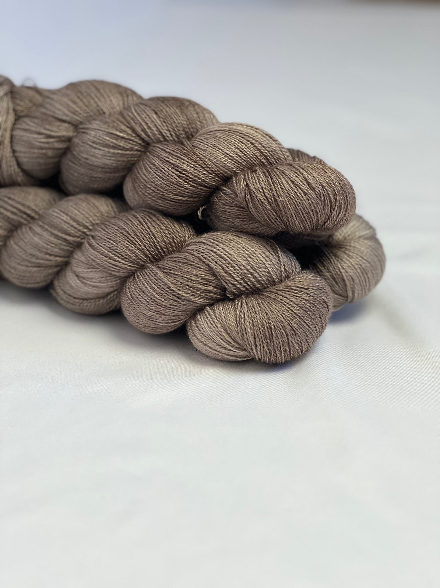 Unik Garn Silk Lace - Nødde Brun