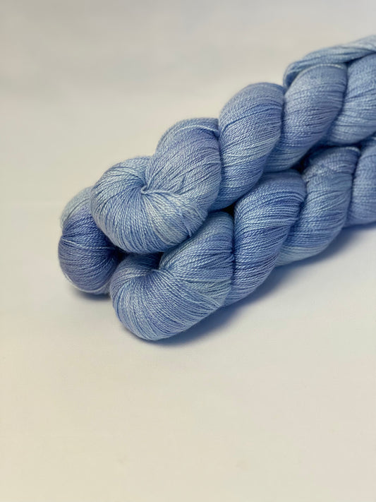 Unik Garn Silk Lace - Himmel Blå